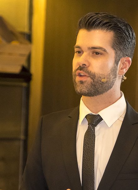 Conoce a Luis Zamora, Diplomado en Nutrición y Dietética por la Universidad Complutense de Madrid. Nutricionista del programa Más Vale Tarde de La Sexta
