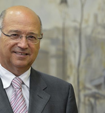 El profesor Ángel Gil Hernández