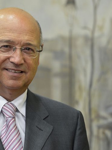 El profesor Ángel Gil Hernández