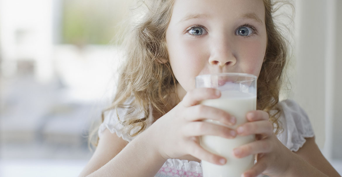 3 Crecimiento preparado lácteo con omega 3, DHA, calcio y 13 vitaminas de  12 a 36 meses